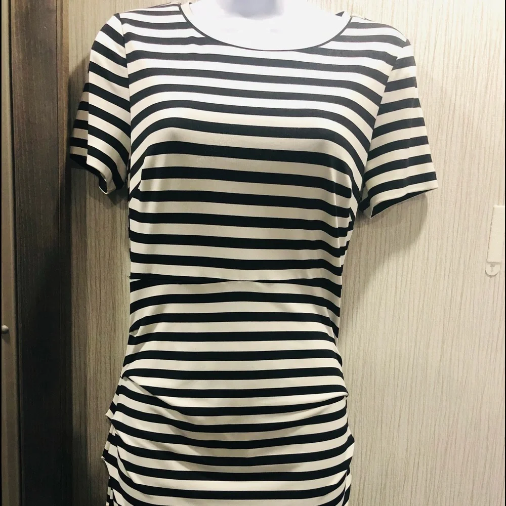 🎉HP🎉❤️‍🔥Vince Camuto-Midi Short Sleeve Dress Measurements in Description❤️‍🔥 - Picture 5 of 15